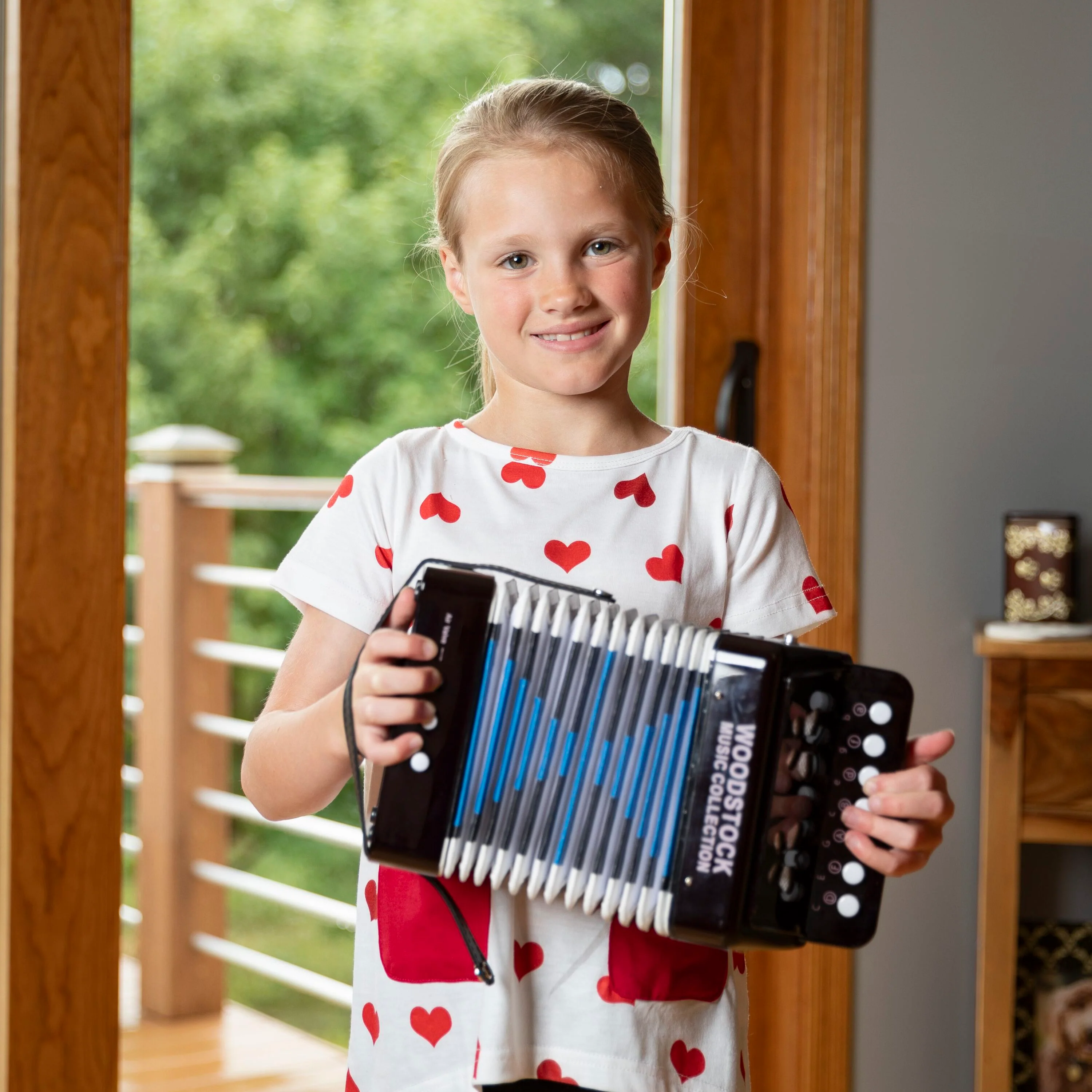 Woodstock Kid's Accordion - Black - Image 4
